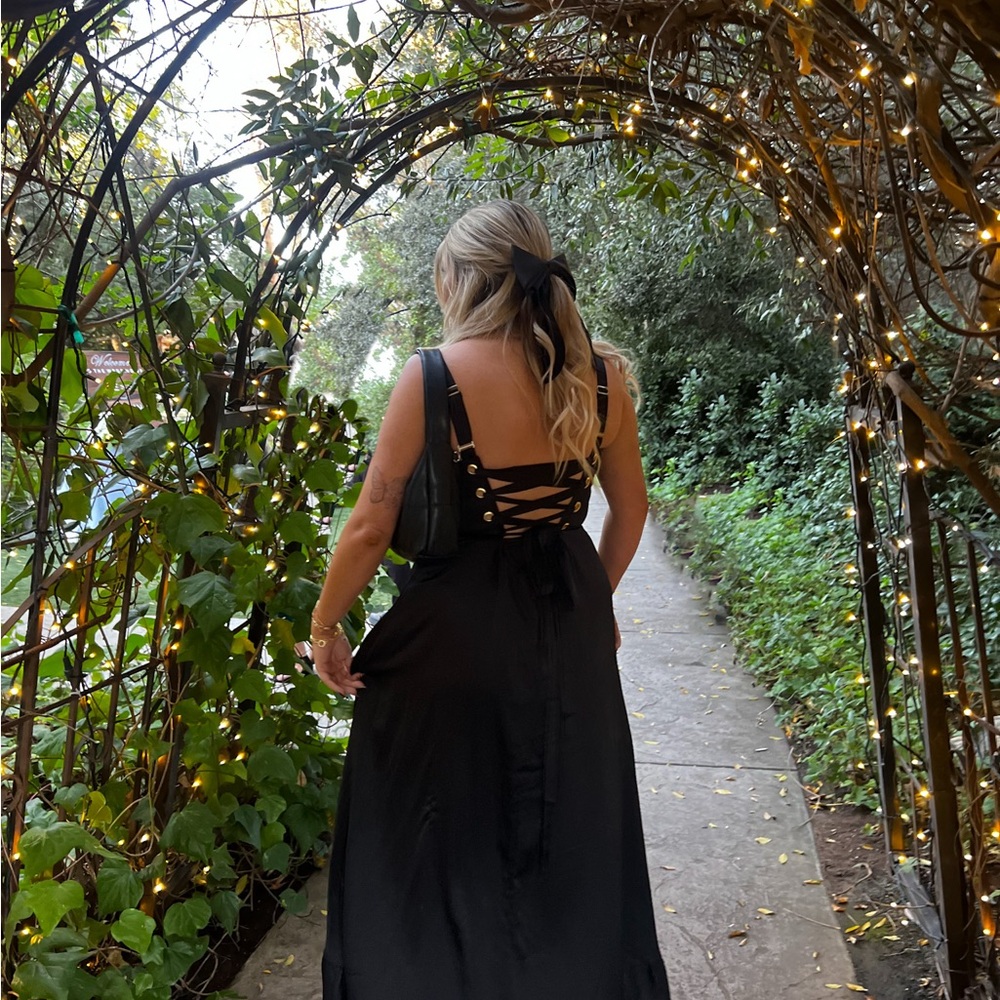 Elegant Black Maxi Dress
